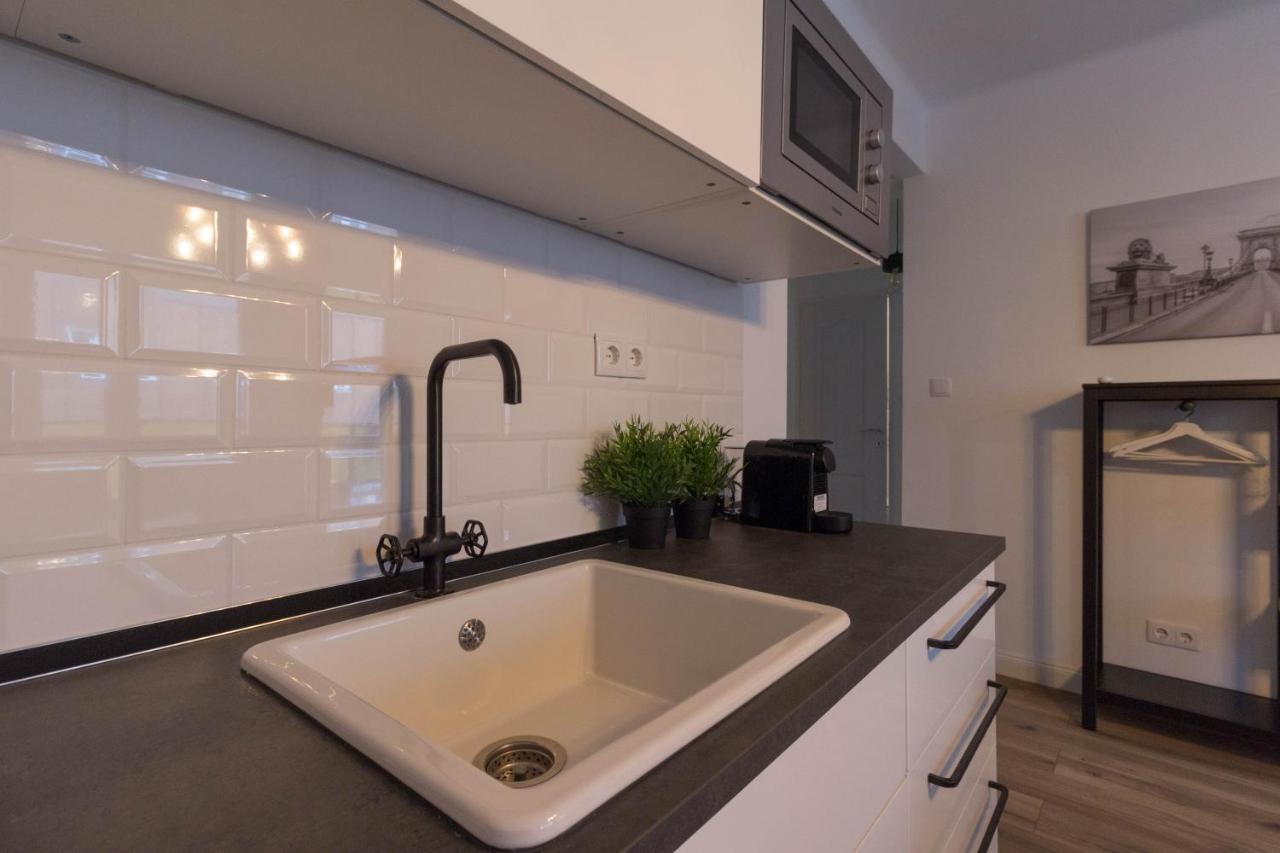 Standard Apartment by Hi5 - Madách Budapest Esterno foto