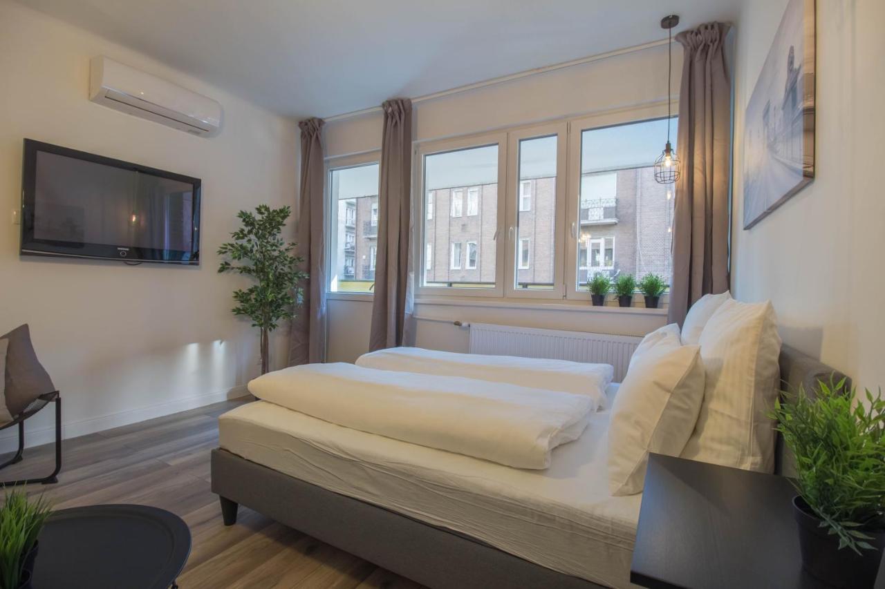 Standard Apartment by Hi5 - Madách Budapest Esterno foto