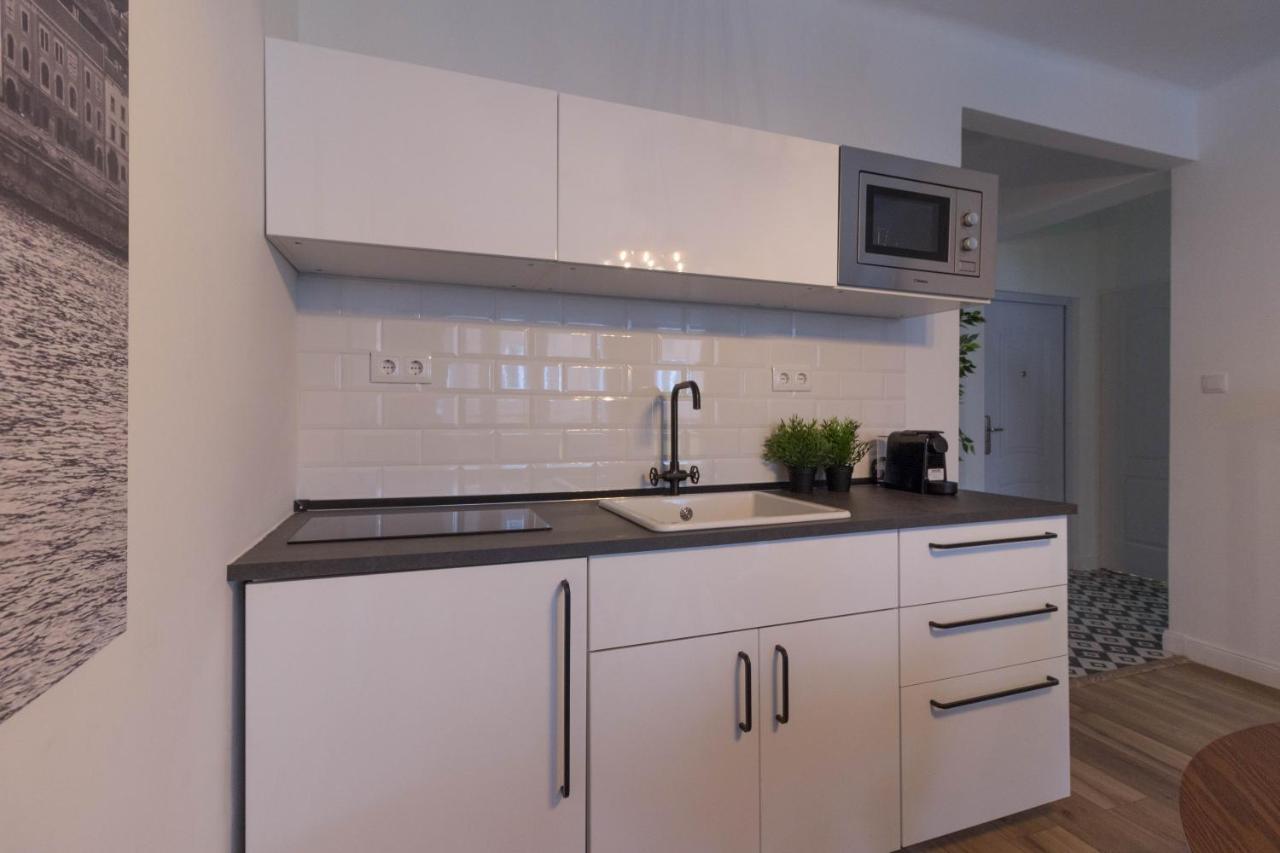 Standard Apartment by Hi5 - Madách Budapest Esterno foto