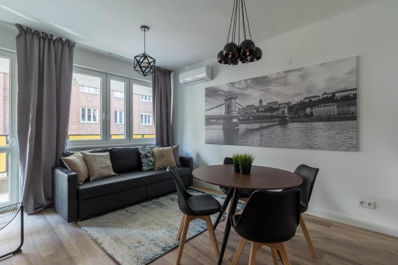 Standard Apartment by Hi5 - Madách Budapest Esterno foto