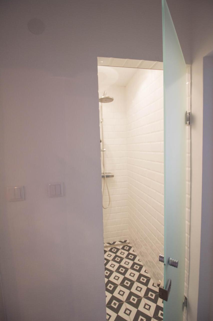 Standard Apartment by Hi5 - Madách Budapest Esterno foto